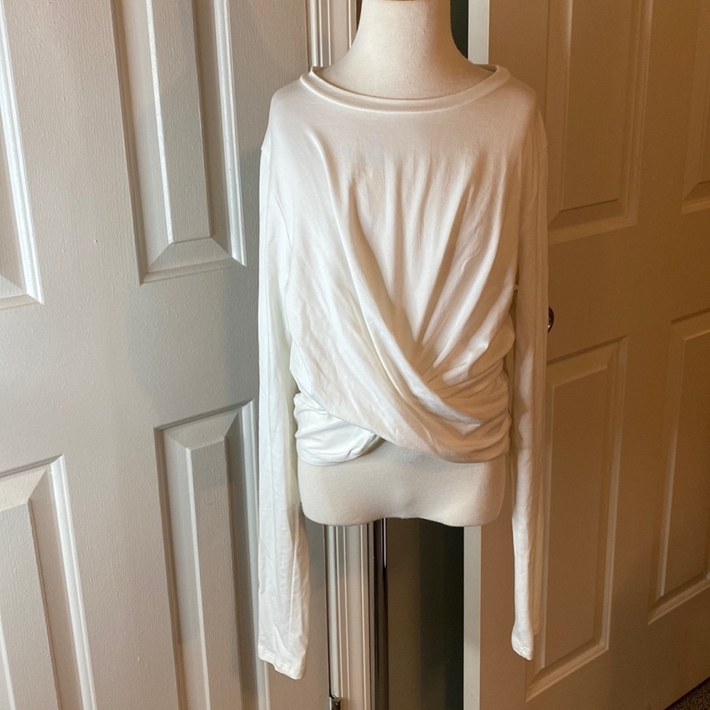 Blue Blush Twisted White Crewneck Long Sleeved Shirt Size Girls Medium- Like New